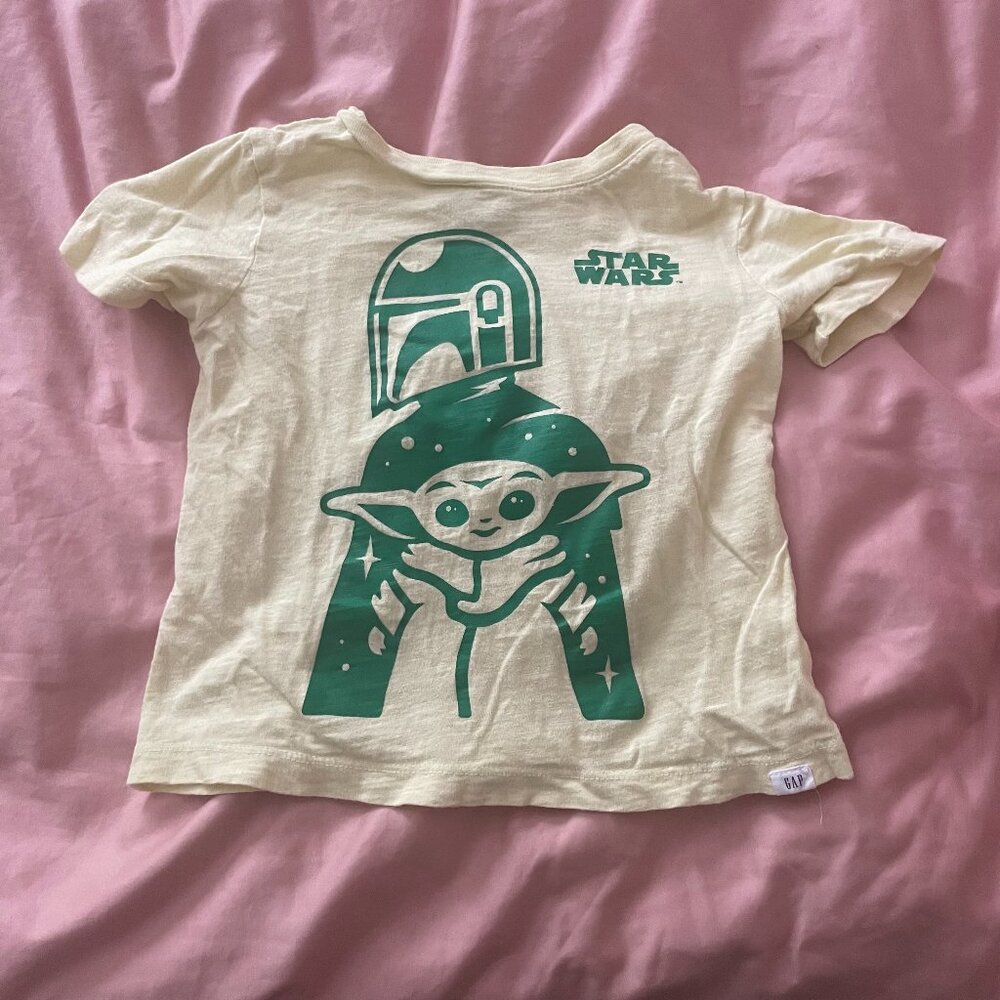 Baby Gap Star Wars Mandalorian Baby Yoda Yellow and Green Graphic T-Shirt, 3T